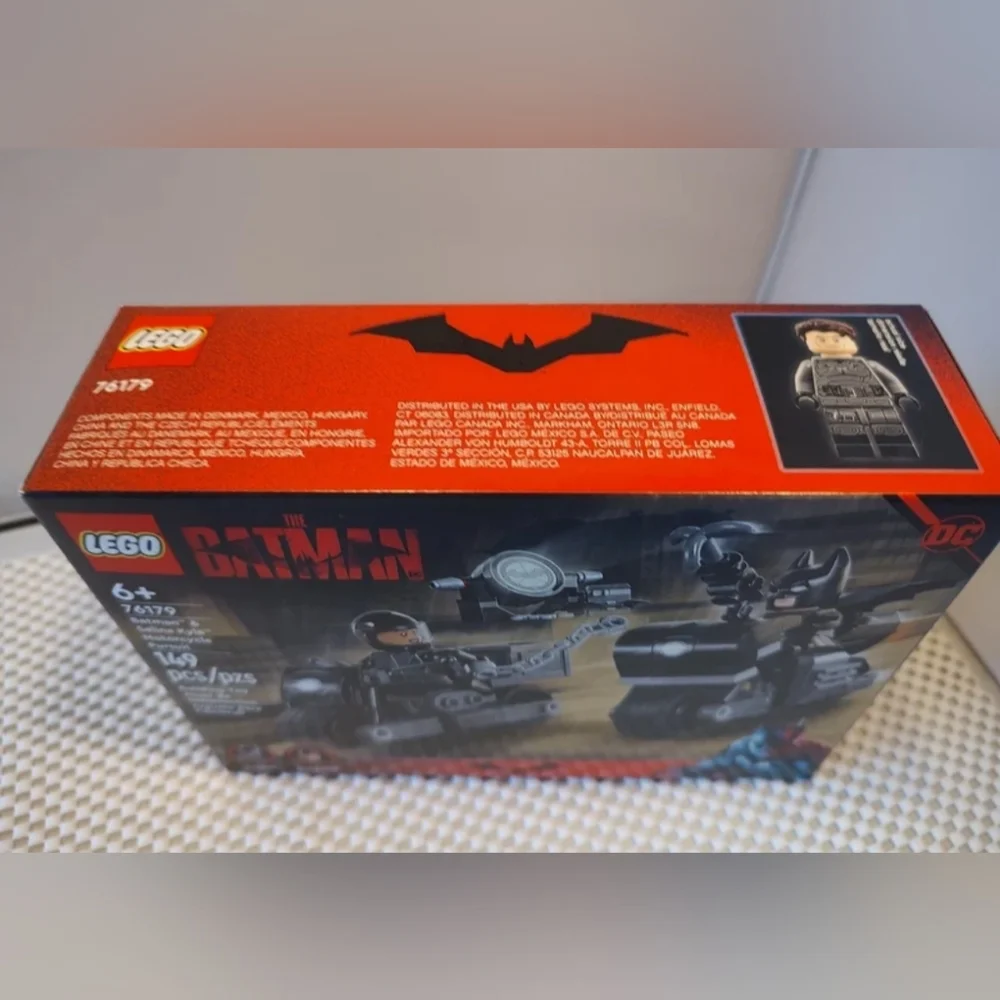 Lego The Batman 76179 Batman & Selina Kyle Motorcycle Pursuit NWT Building Toy